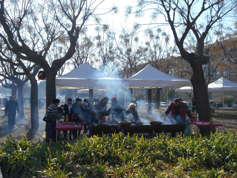   Festa organitzada amb motiu de la plantada de rosers